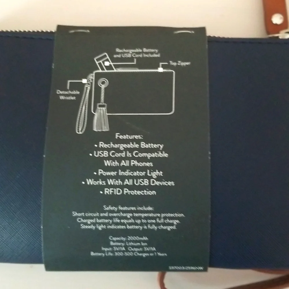 NWT- Nautica Wristlet with Battery and USB Cord, Navy Blue